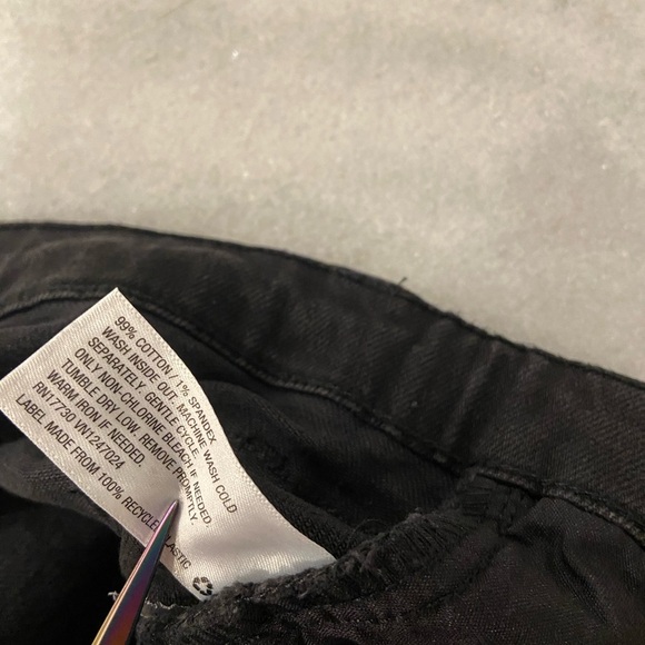 NWT Wild Fable Size 6 Highest Rise Straight Leg Black Distressed Jeans Raw Hem - Picture 11 of 12